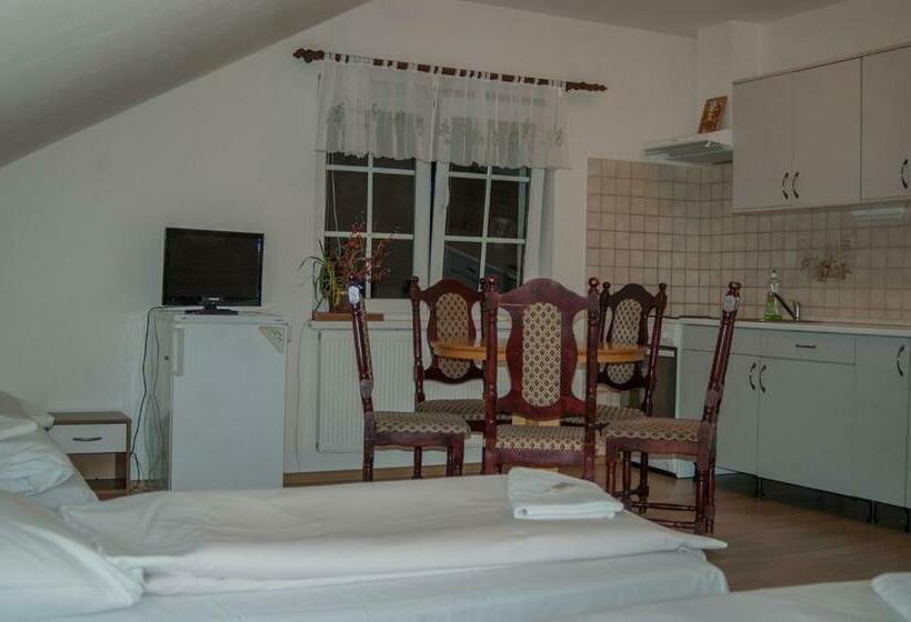 פנסיון Penzion Adriana