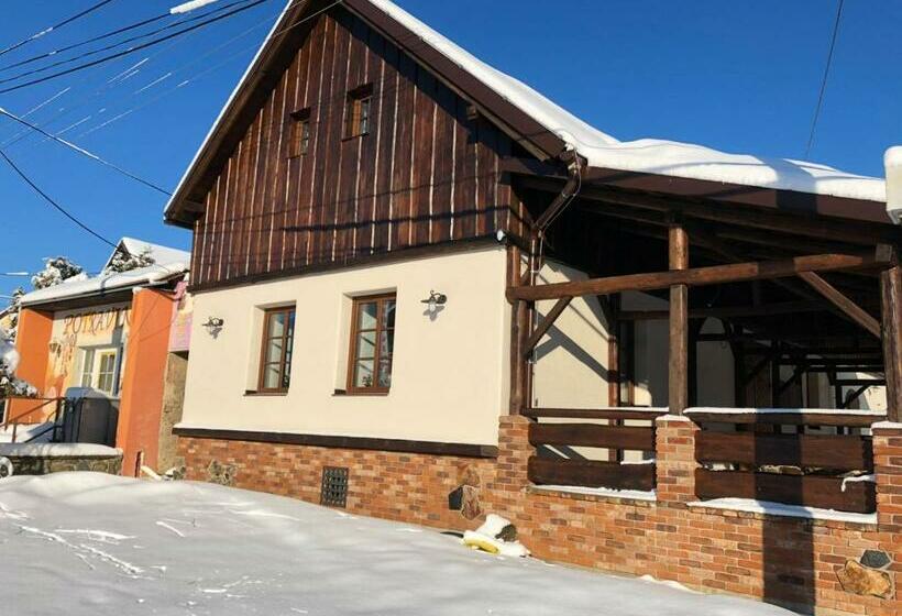 膳宿费 Penzion, Restaurace Jaro Věšín Brdy