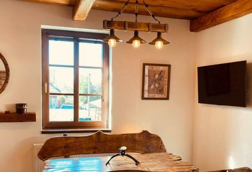 膳宿费 Penzion, Restaurace Jaro Věšín Brdy