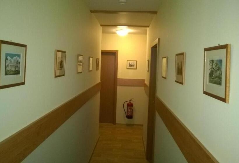 פנסיון Penzion Toscana