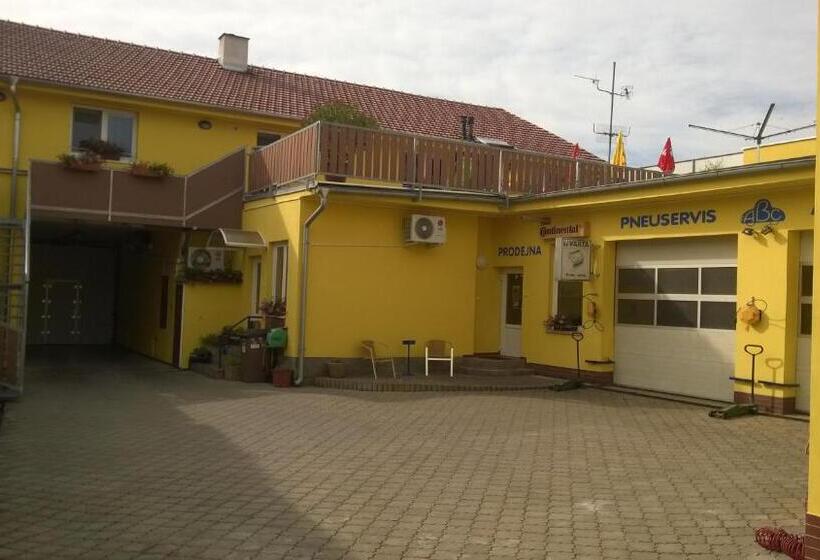 פנסיון Penzion Toscana