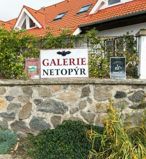 펜션 Penzion U Zámeckého Parku