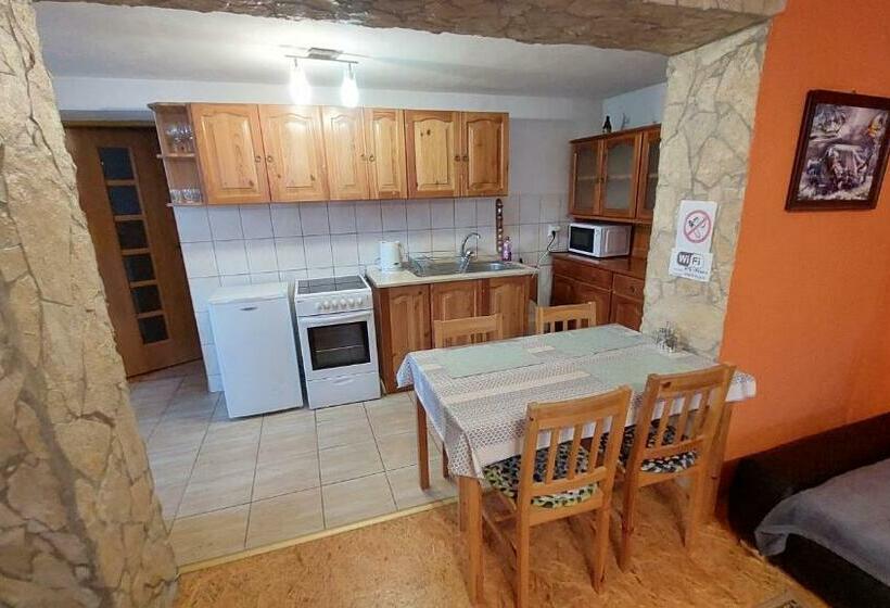 פנסיון Privat 498