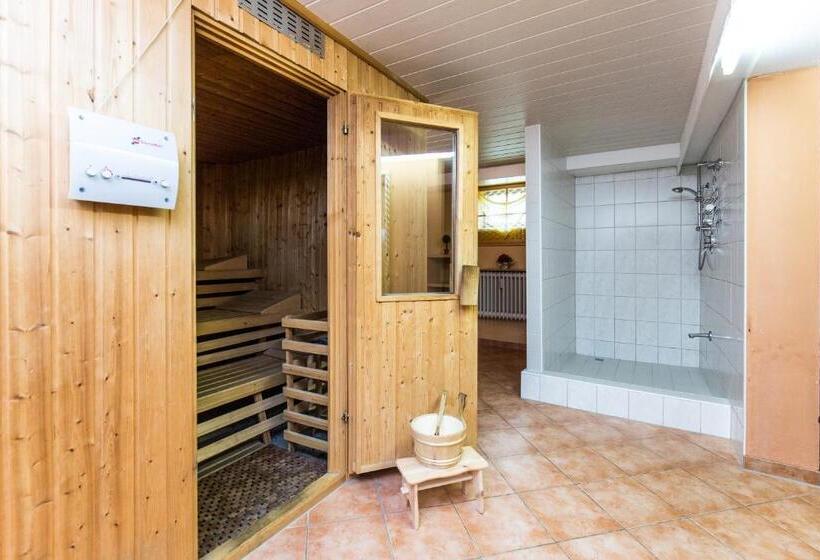 펜션 & Reitsportzentrum Kreuth