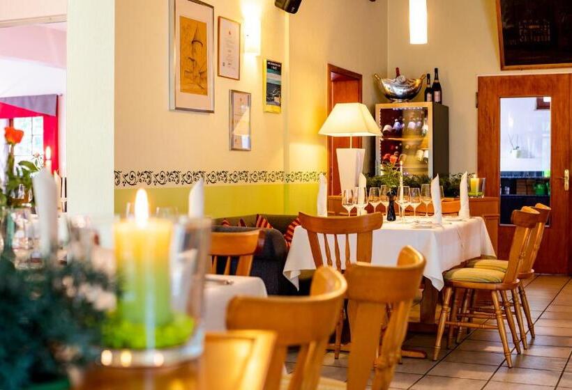 פנסיון & Restaurant Lengefelder Warte