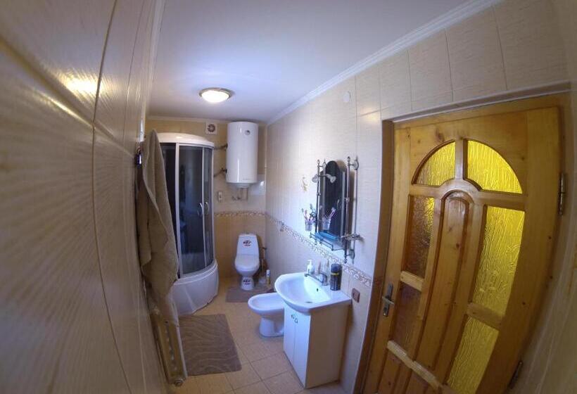 پانسیون садиба на лужку