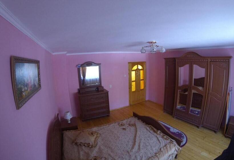 پانسیون садиба на лужку