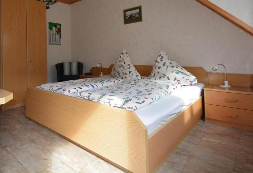 ペンション Weingut Gästehaus Karl Otto Nalbach