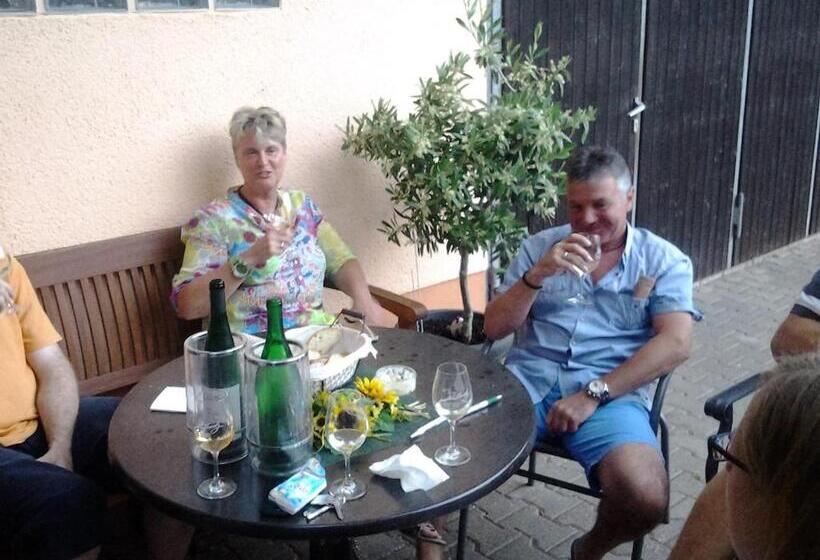 بنسيون Weingut Gästehaus Karl Otto Nalbach