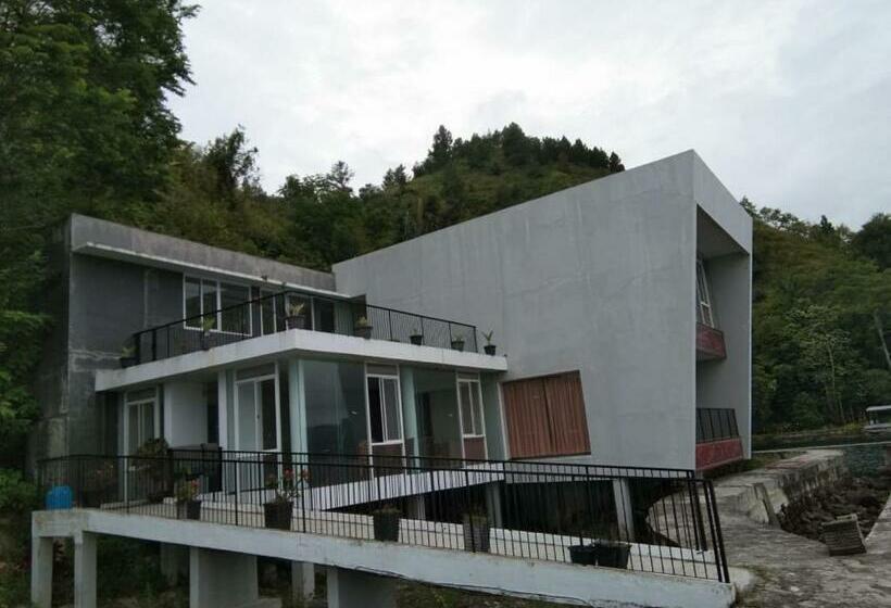 Курорт Tiara Bunga Hotel & Villa