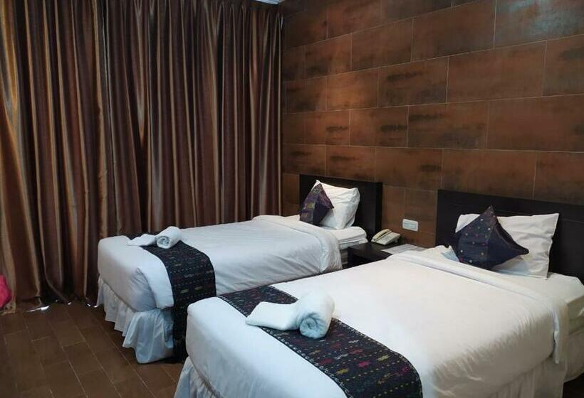 استراحتگاه Tiara Bunga Hotel & Villa