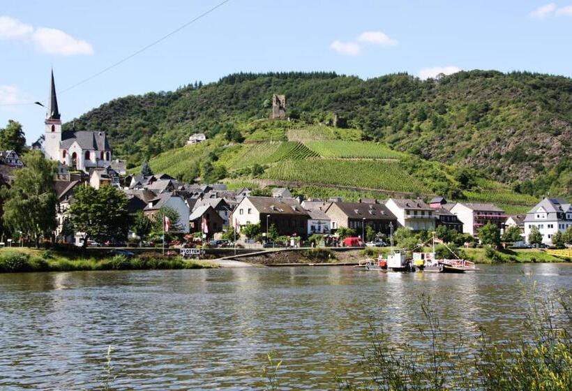 Weinhotel Hubertus Garni