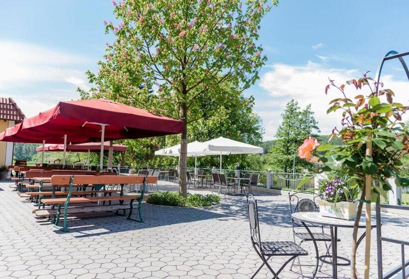 & Pension Zum Birnthaler