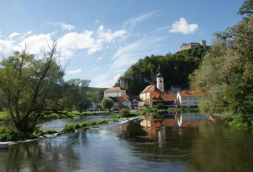 & Pension Zum Birnthaler