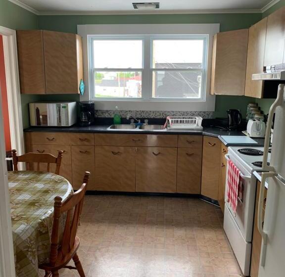 Hostel Exploits Inn And Suites