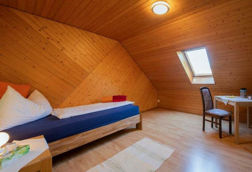 ユースホステル Garni Bären Rüegsau