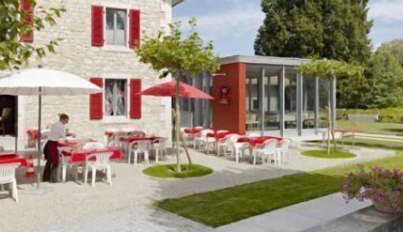 הוסטל Hôtel Au Boeuf Rouge