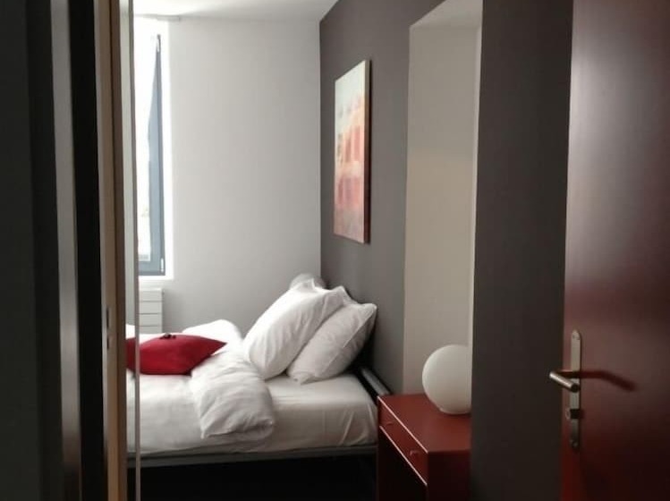 הוסטל Hôtel Au Boeuf Rouge