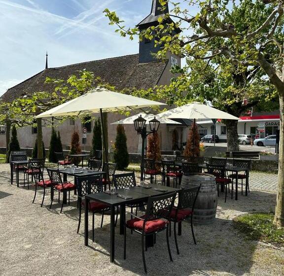 הוסטל Hôtel Au Boeuf Rouge