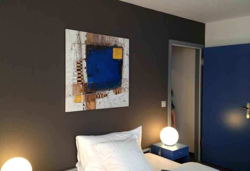 הוסטל Hôtel Au Boeuf Rouge