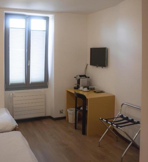 הוסטל Hôtel Au Boeuf Rouge