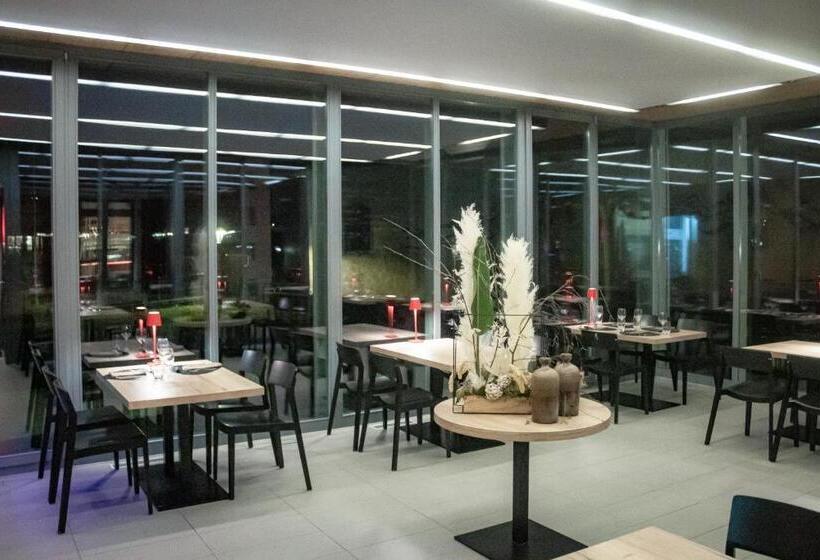 הוסטל Hôtel Au Boeuf Rouge