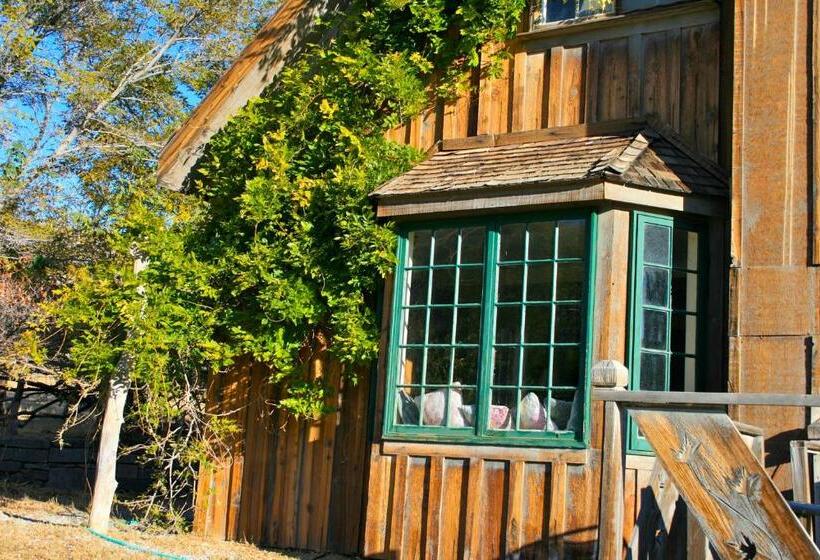 הוסטל Old Pioneer Garden Country Inn