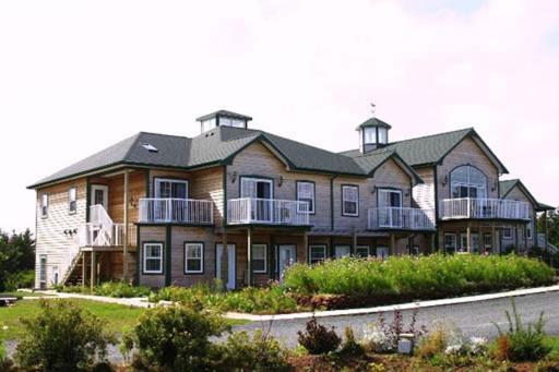 Hostel Ned S Landing At Spry Point And The Barn At Spry Point