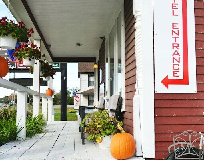 فندق صغير The Whitetail And Suites