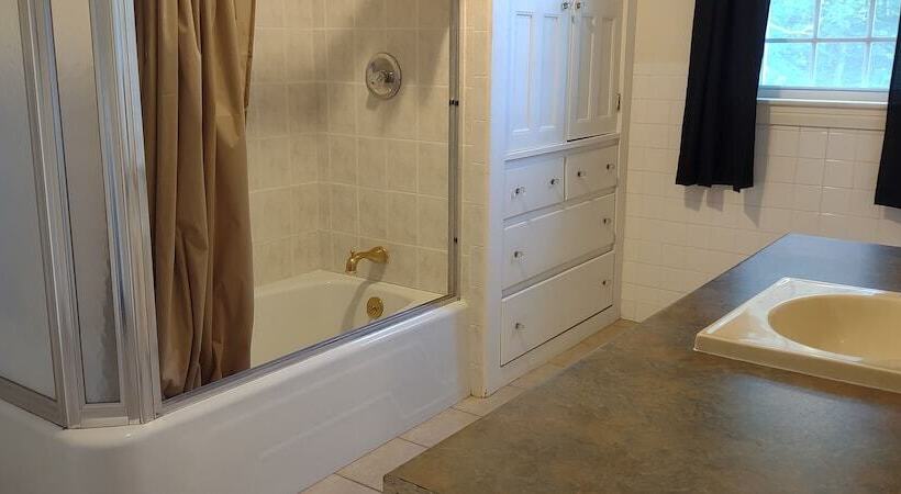 فندق صغير The Whitetail And Suites