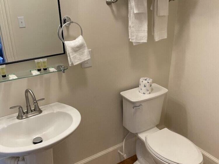 فندق صغير The Whitetail And Suites