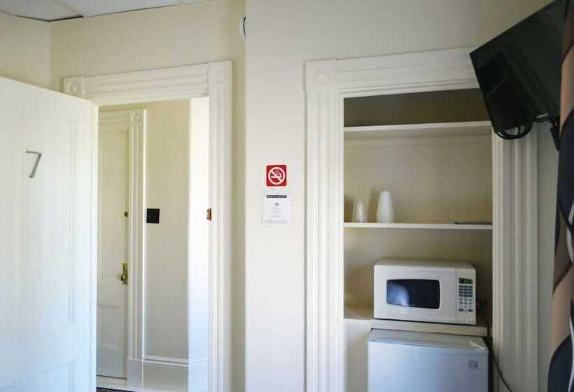فندق صغير The Whitetail And Suites