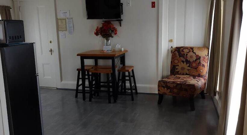 فندق صغير The Whitetail And Suites