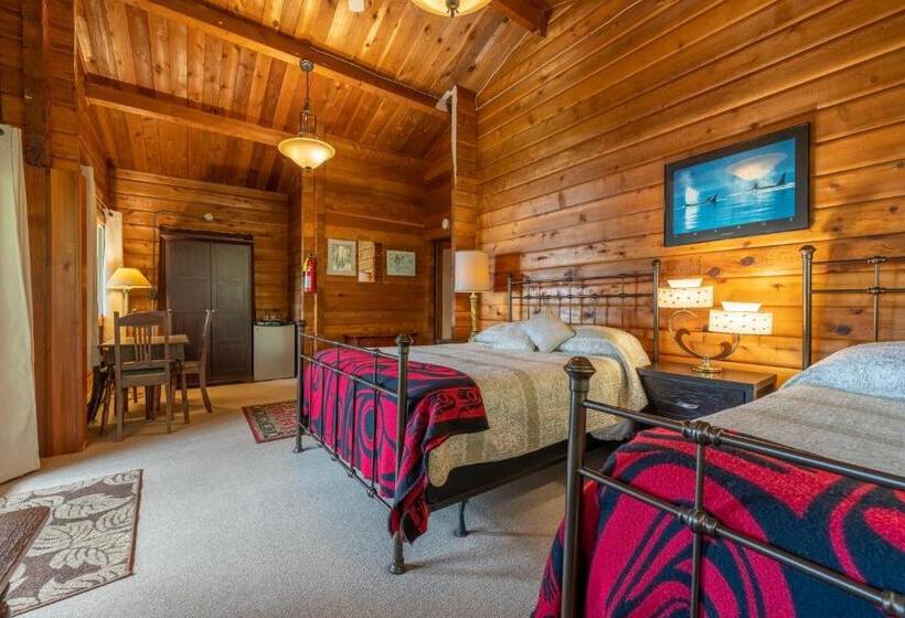 צימר Alert Bay Lodge