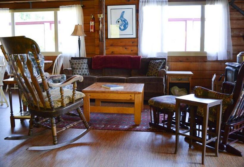 ベッドアンドブレックファースト Alert Bay Lodge