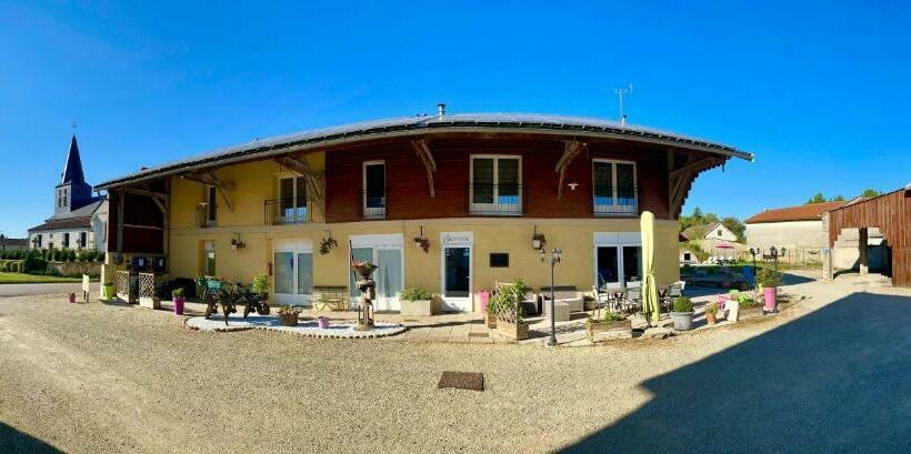 مبيت وإفطار Chambres D Hôtes Aux Portes Des Tumuli