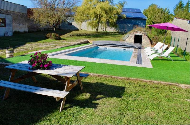 مبيت وإفطار Chambres D Hôtes Aux Portes Des Tumuli