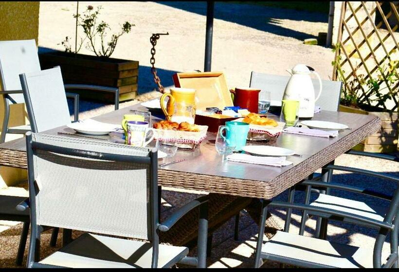 مبيت وإفطار Chambres D Hôtes Aux Portes Des Tumuli