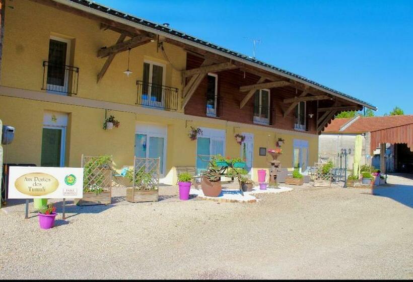 مبيت وإفطار Chambres D Hôtes Aux Portes Des Tumuli