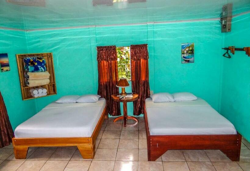 مبيت وإفطار Cabinas Río Celeste La Amistad