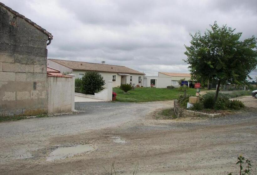 住宿加早餐  Chambre D'hôtes Les Ormeaux