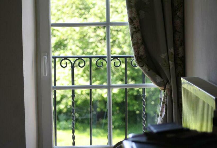 مبيت وإفطار Chambres D'hôtes Les Châtelains