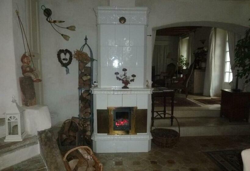 ベッドアンドブレックファースト Clos De La Rose