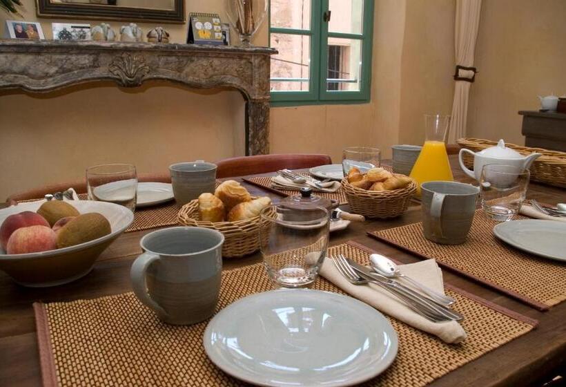 مبيت وإفطار Des Lits Sur La Place