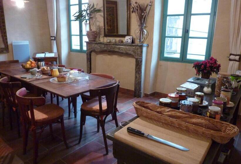 مبيت وإفطار Des Lits Sur La Place