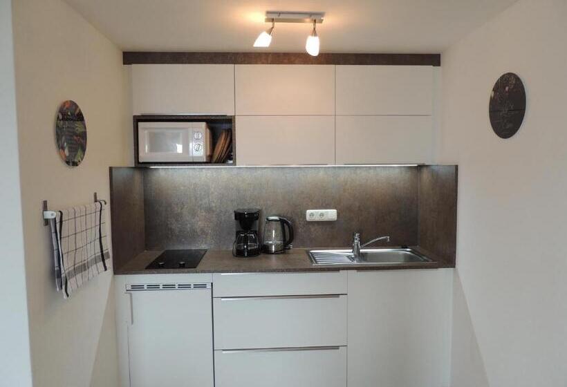 住宿加早餐  Ferienwohnungen Schöbringer