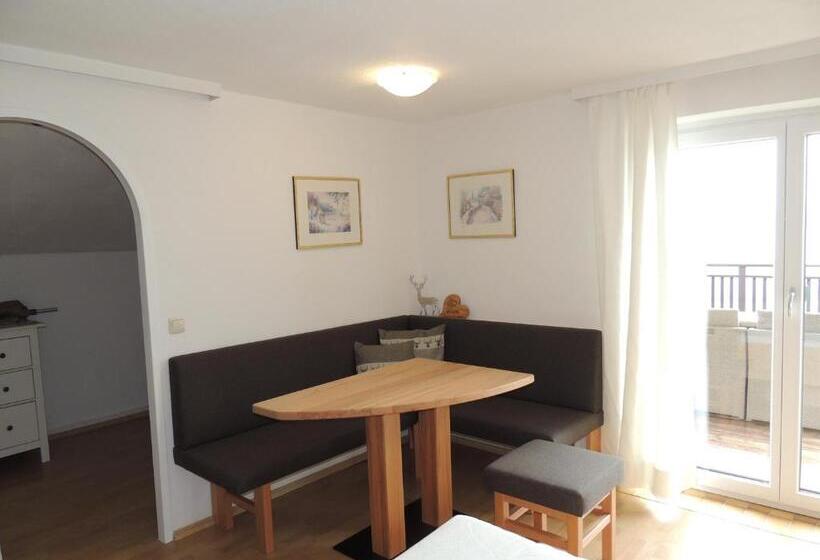 Bed and Breakfast Ferienwohnungen Schöbringer