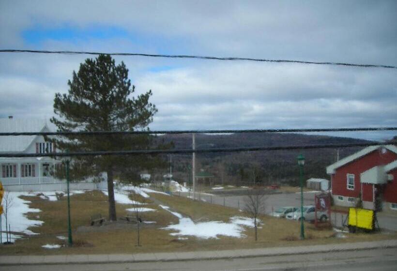 Bed and Breakfast Gîte Des Hauteurs Et Café De La Place