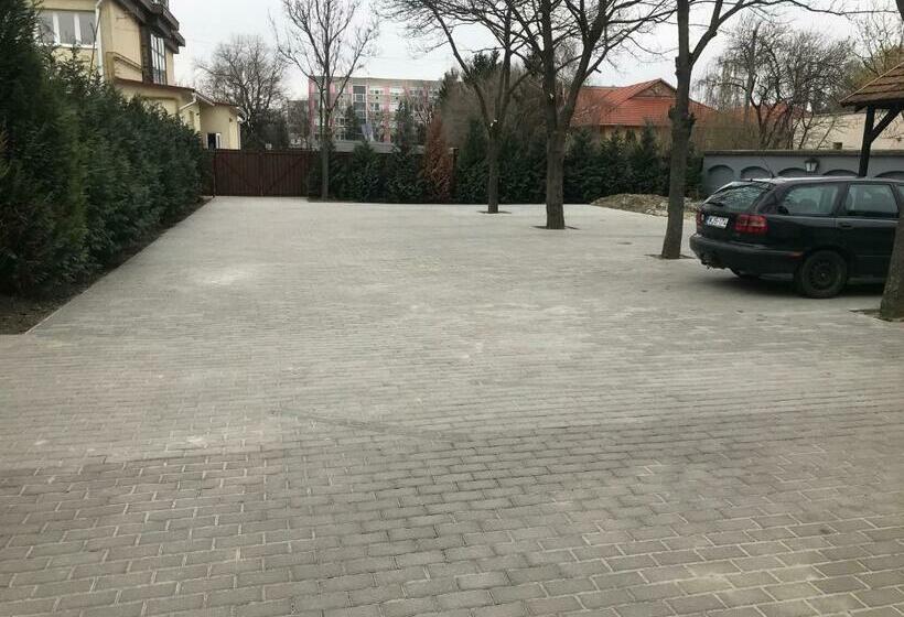 住宿加早餐  Kerekes Panzió és étterem