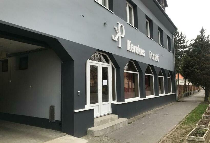 住宿加早餐  Kerekes Panzió és étterem
